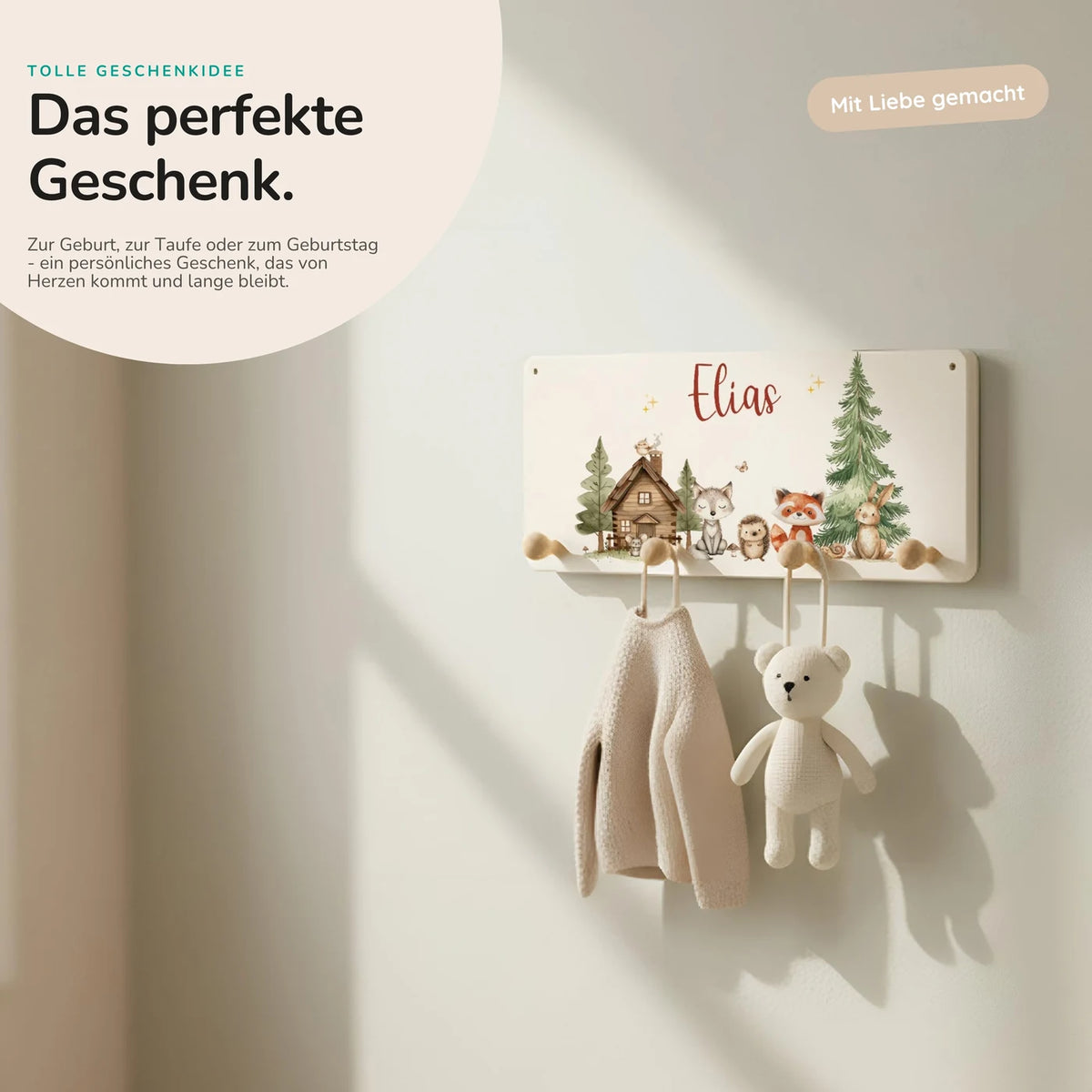 Kindergarderobe Holz personalisiert - fröhliche Waldtiere