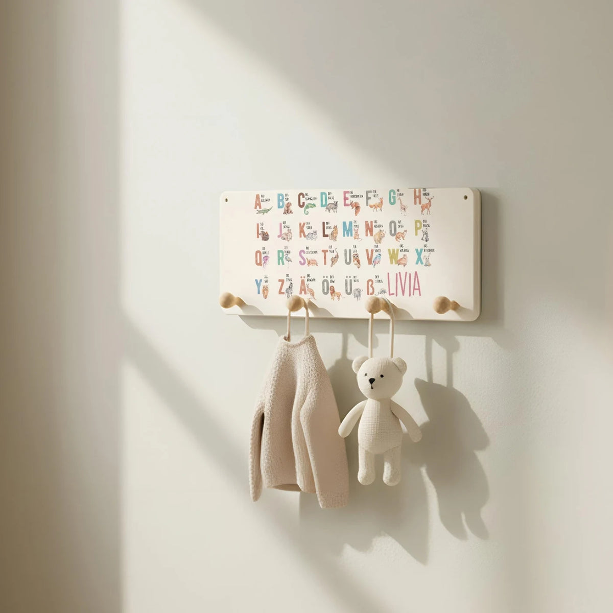 Kindergarderobe Holz personalisiert - ABC Tiere