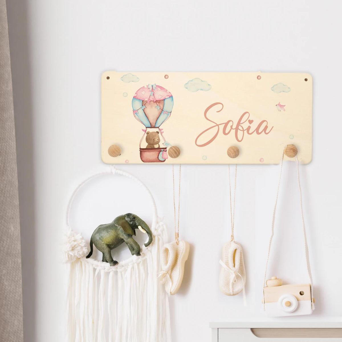 Kindergarderobe Holz personalisiert - Ballon Bär