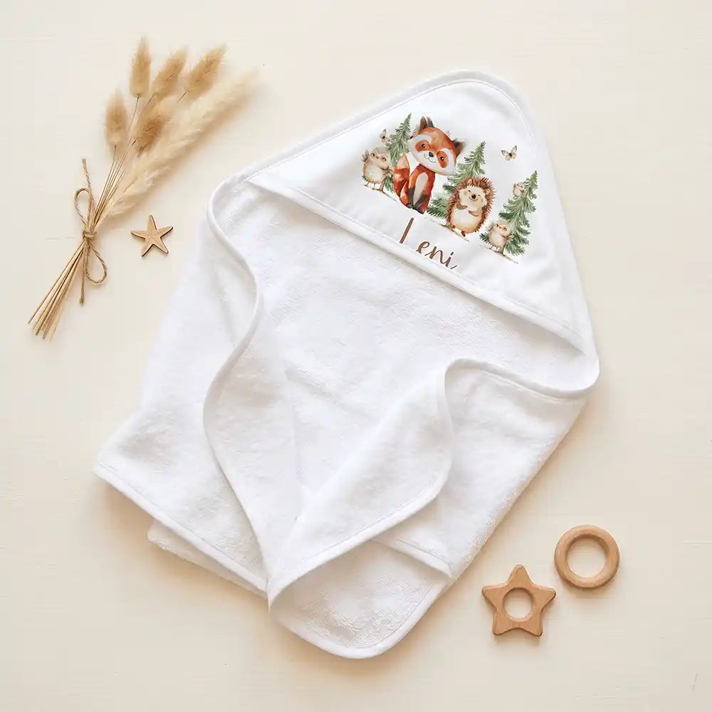 Personalisiertes Kapuzenhandtuch Baby Waldfreunde Tannen â Set fĂŒr Zwillinge im Rattan-Look