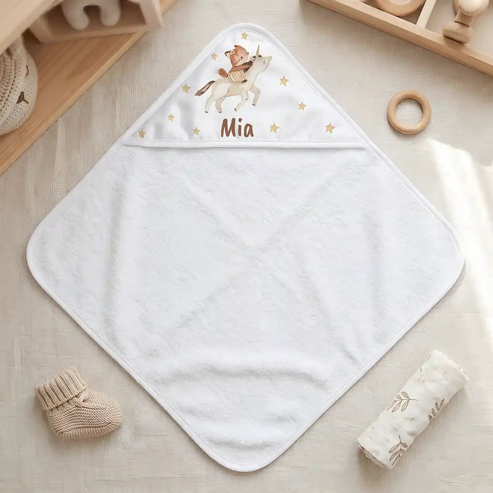Personalisiertes Kapuzenhandtuch Baby Einhorn Reiterin â Freisteller 80Ă80 cm Topdown