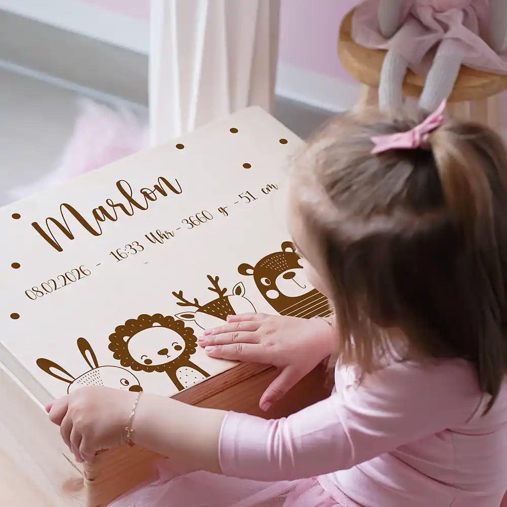 Erinnerungsbox Baby, Erinnerungskiste Baby - Tierfamilie graviert