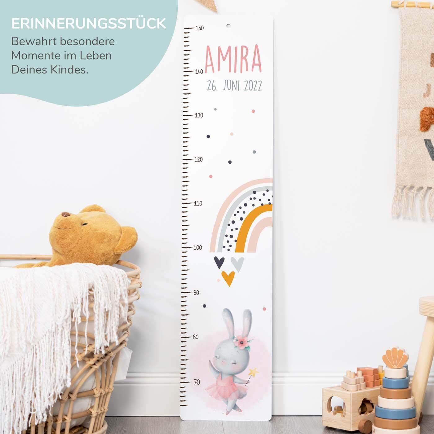 messlatte mit hase und regenbogen motiv und individuellem namen