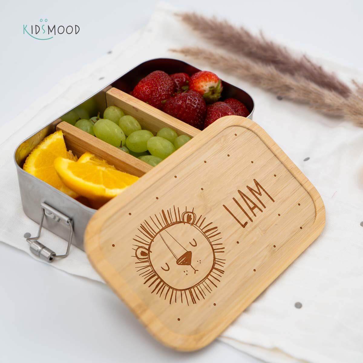 close-up of lunchbox with löwenkopf motif