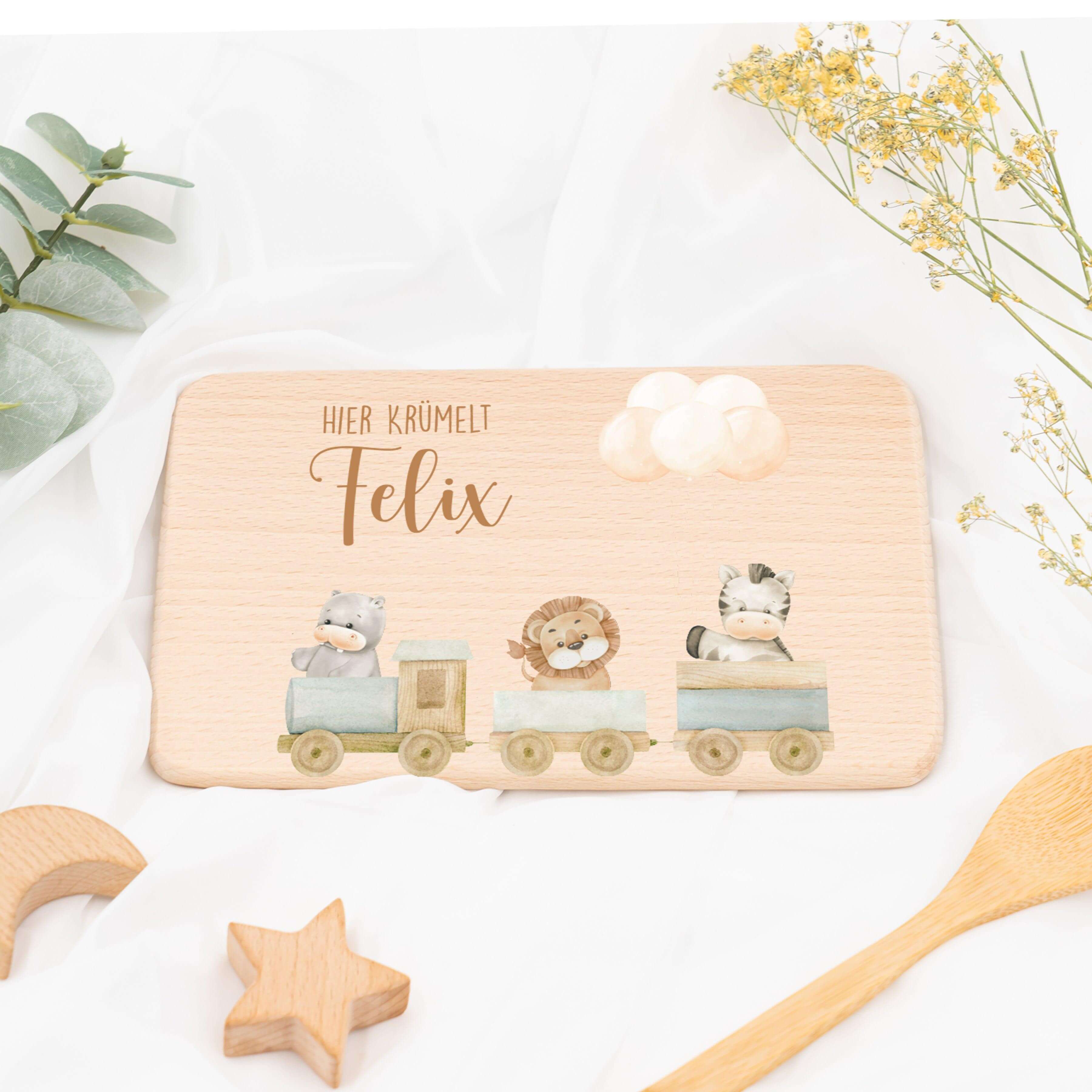 personalisiertes frühstücksbrettchen mit tier-eisenbahn design