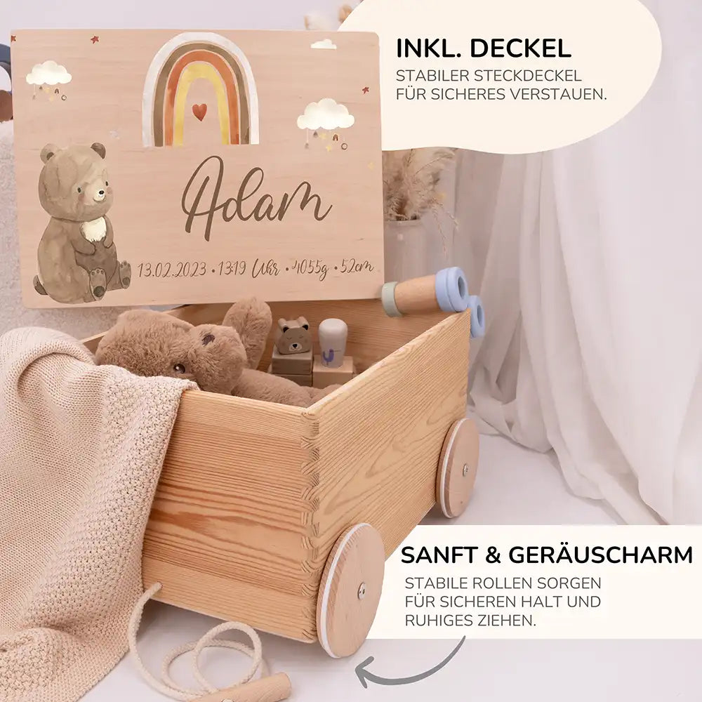 Spielzeugkiste mit Rädern personalisiert - Boho Bär