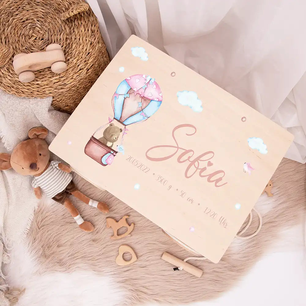 Spielzeugkiste mit Rädern personalisiert - Ballon