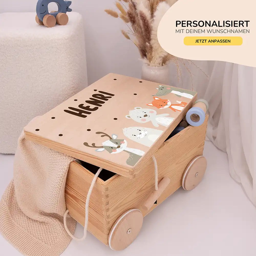 Spielzeugkiste mit Rädern personalisiert - Winterliche Waldtiere
