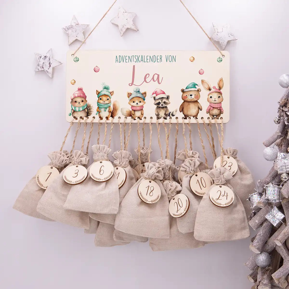 Personalisierbarer Adventskalender farbig - Weihnachtliche Tierfamilie