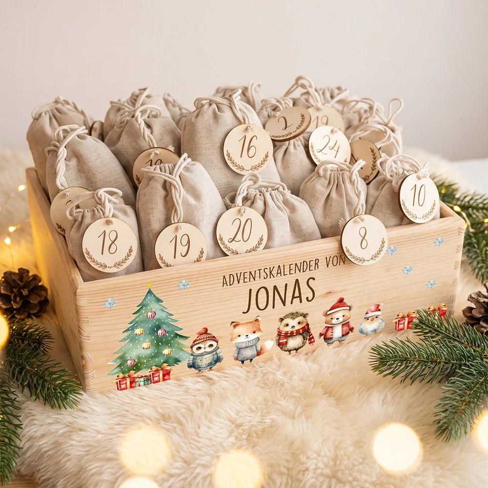 Personalisierte Adventskiste aus Holz mit dem Namen Jonas, Motiv Tierfreunde und 24 nummerierten Jutesäckchen