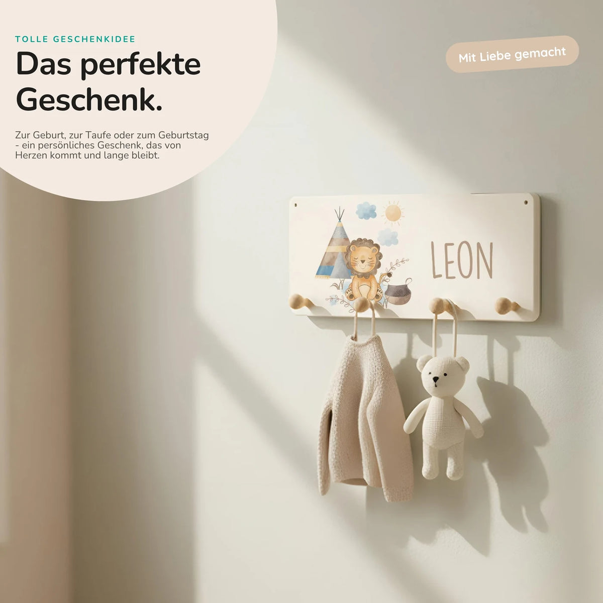 Kindergarderobe Holz personalisiert - Tipi Löwe