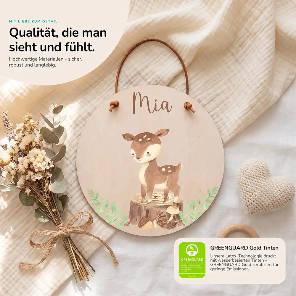 Türschild Kinderzimmer Reh im Wald, Detailansicht von Holz und Farbdruck