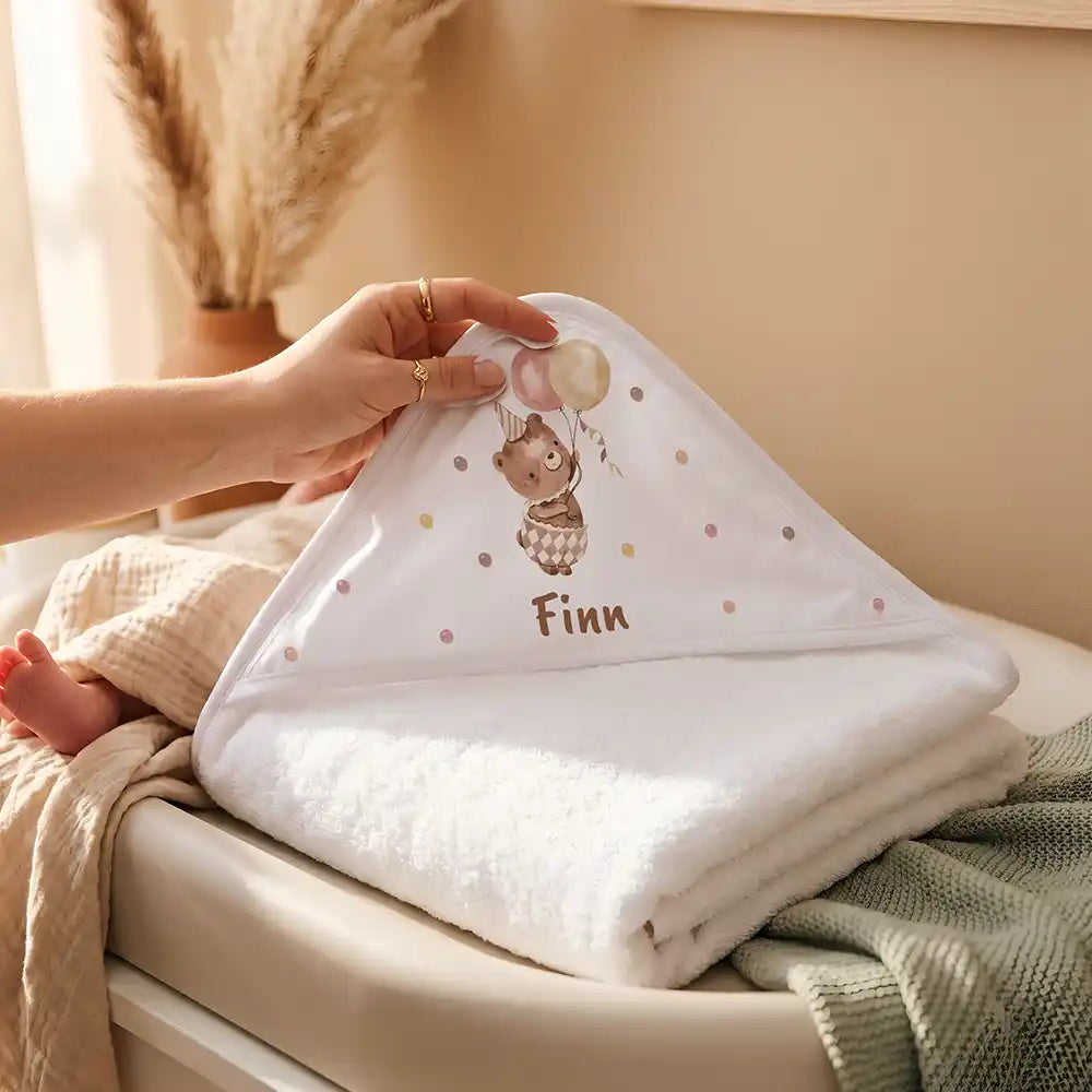 Personalisiertes Kapuzenhandtuch Baby Bär Luftballons – Detail der bedruckbaren Kapuze