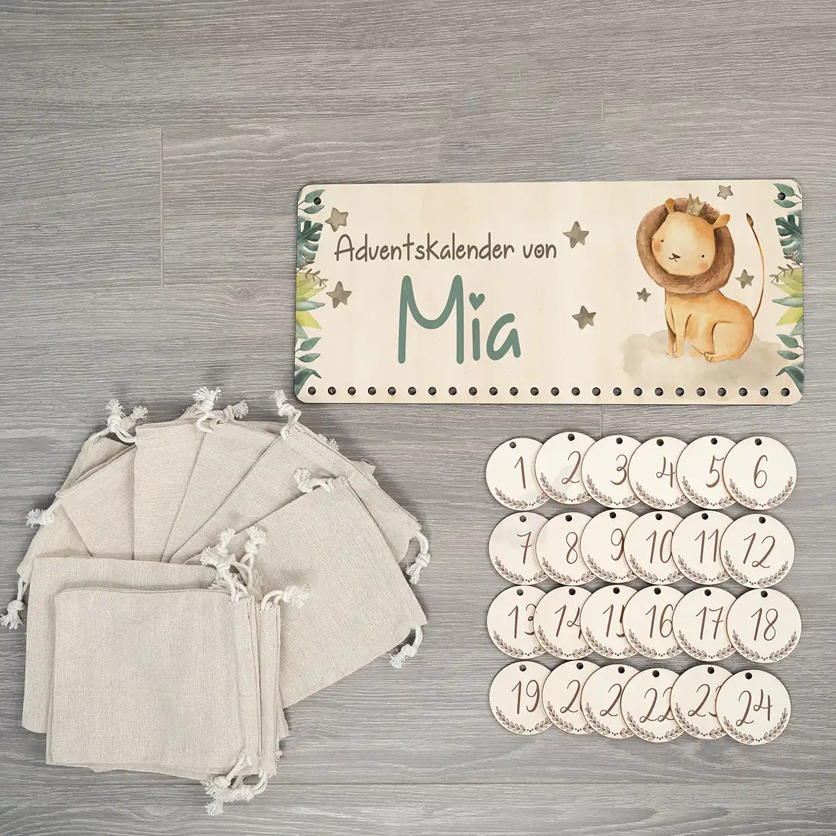 Personalisierbarer Adventskalender farbig - Löwe