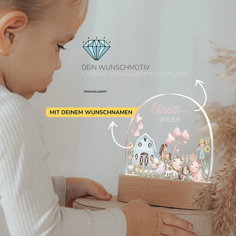 Kleinkind mit Nachtlicht Bauernhof mit Wunschnamen – Babygeschenk personalisiert