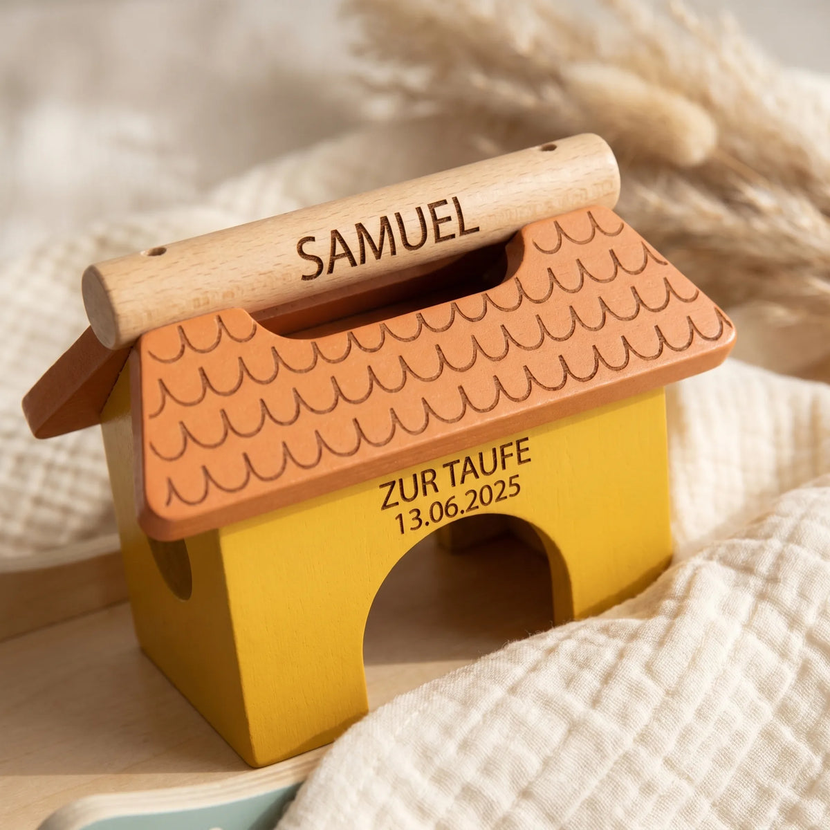 Arche Noah personalisiert zur Taufe, Nahaufnahme der Gravur