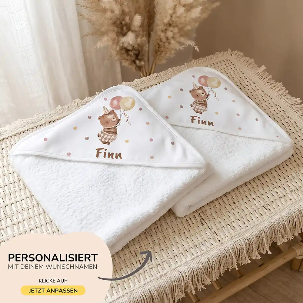 Personalisiertes Kapuzenhandtuch Baby Bär Luftballons – 500 g/qm Baumwoll-Frottee Detail