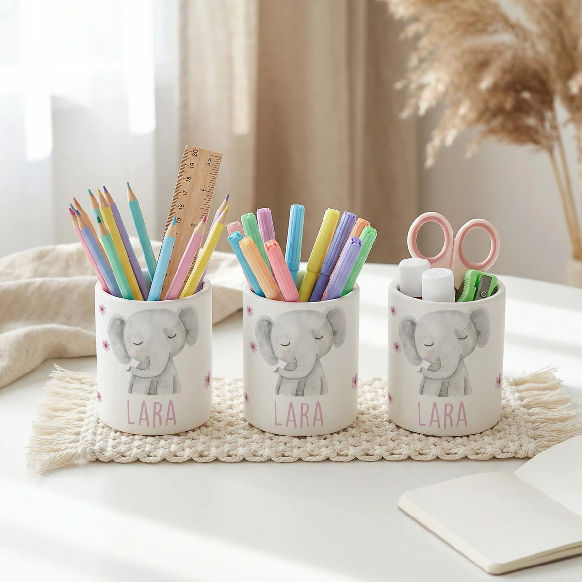 Personalisierter Stiftehalter Elefant Blumen – Keramik mit Wunschname