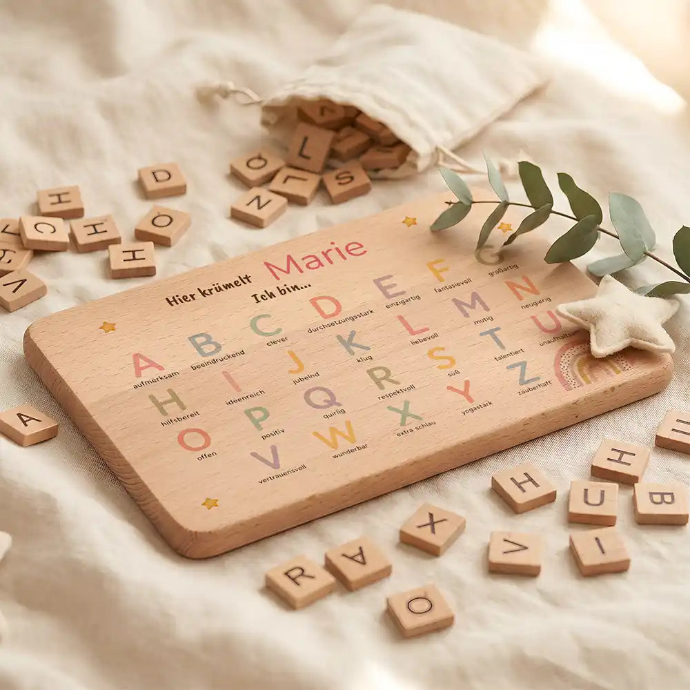 ABC Brettchen Kinder personalisiert Sterne & Regenbogen – ABC-Buchstaben Detail