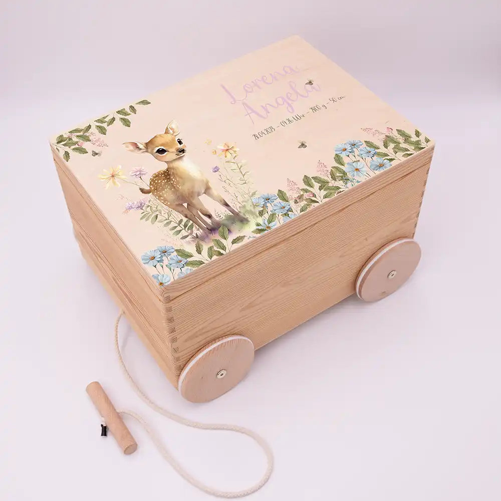 Spielzeugkiste mit Rädern personalisiert - Niedliches Reh