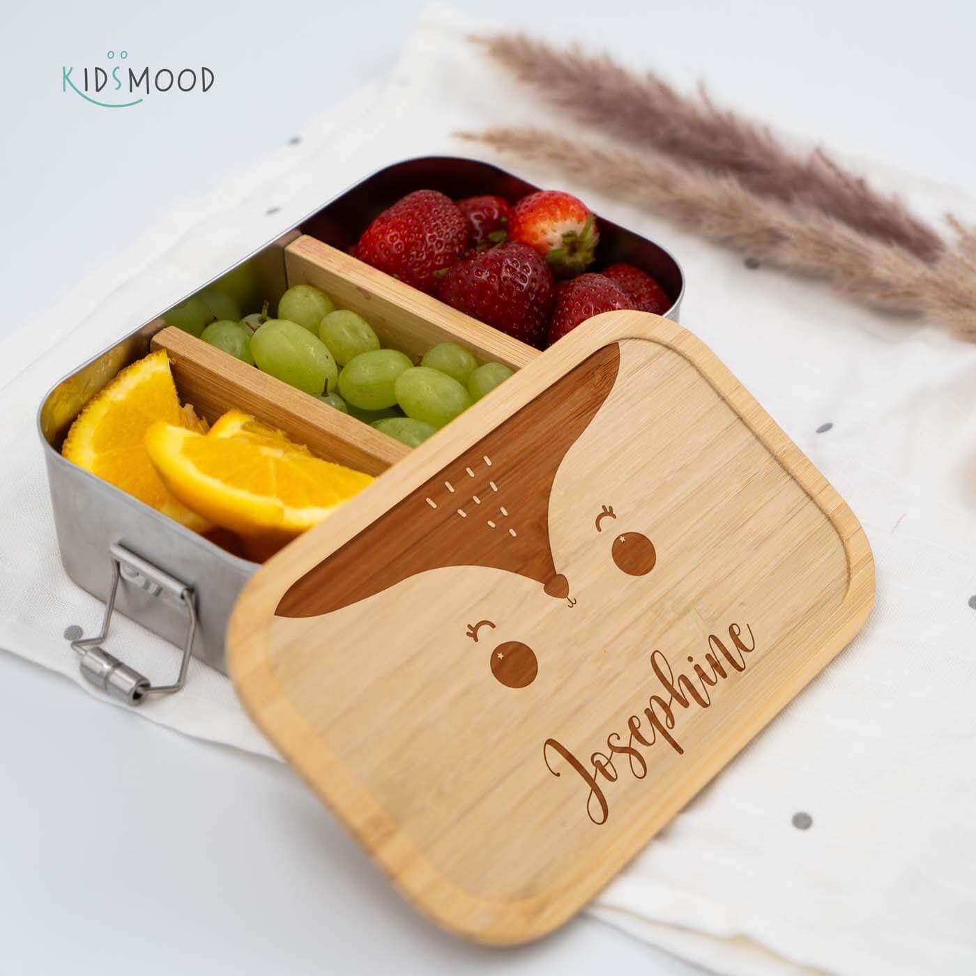 close-up of lunchbox with fuchsgesicht motif