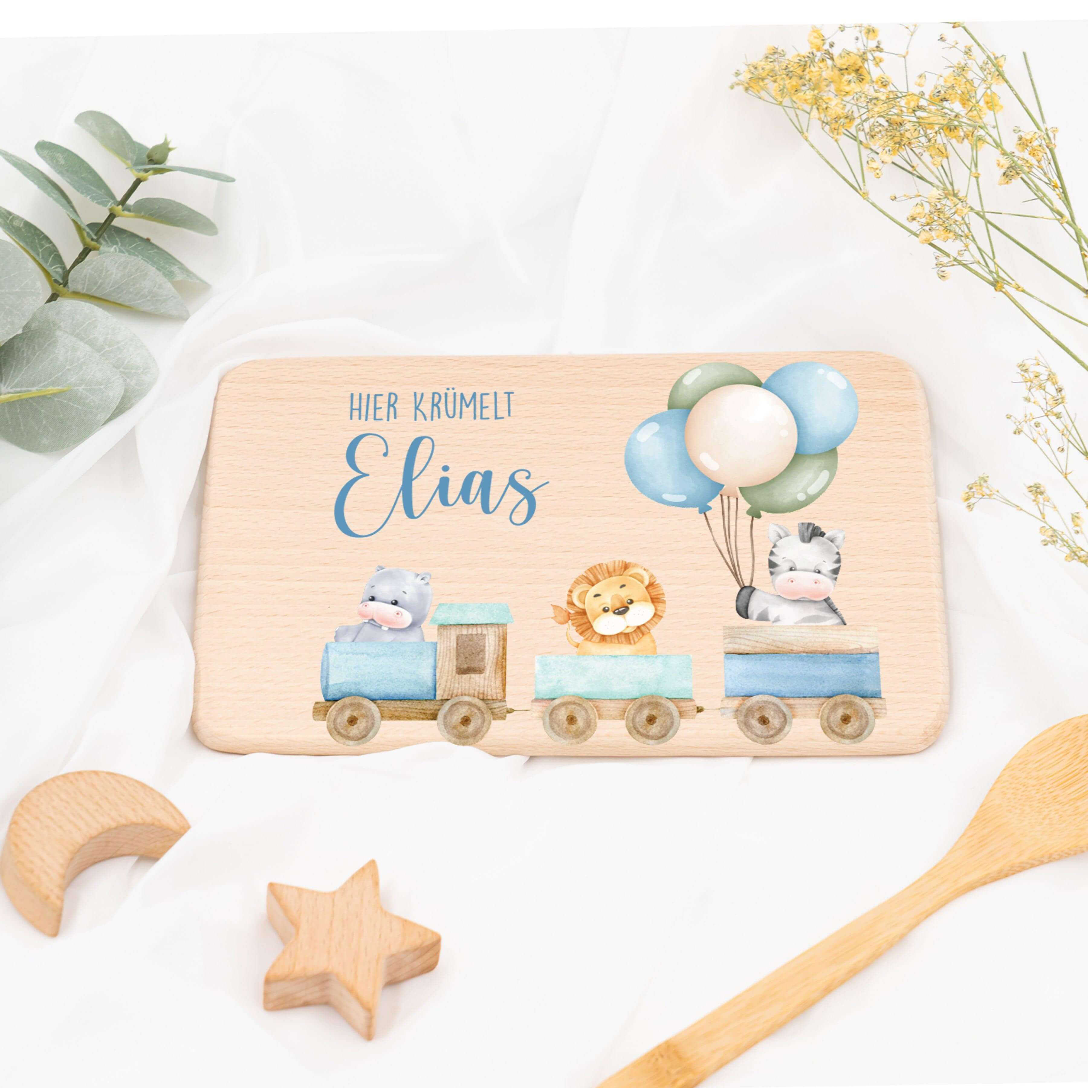personalisiertes frühstücksbrettchen mit tier-eisenbahn design