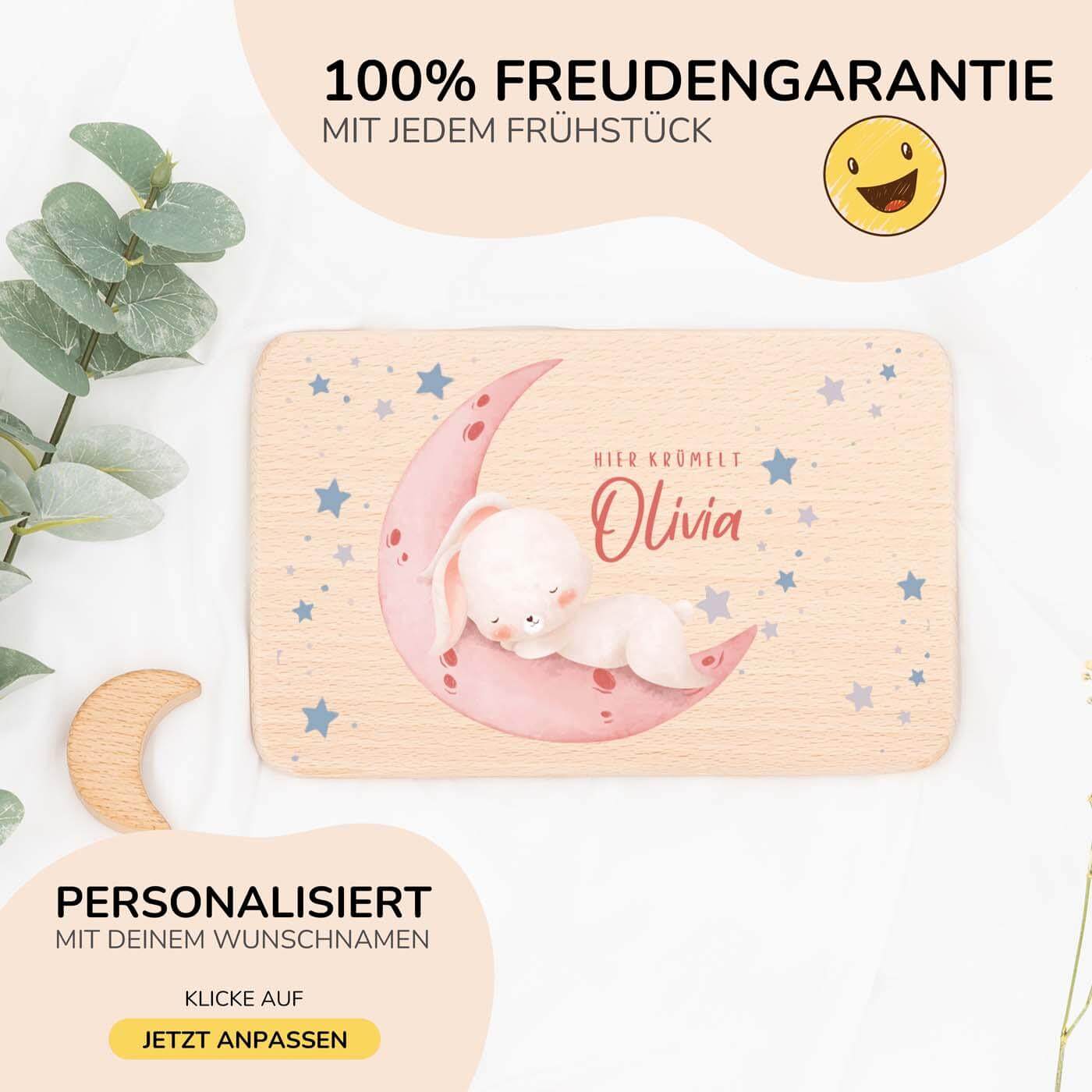 nahaufnahme des frühstücksbrettchens mit baby hase motiv