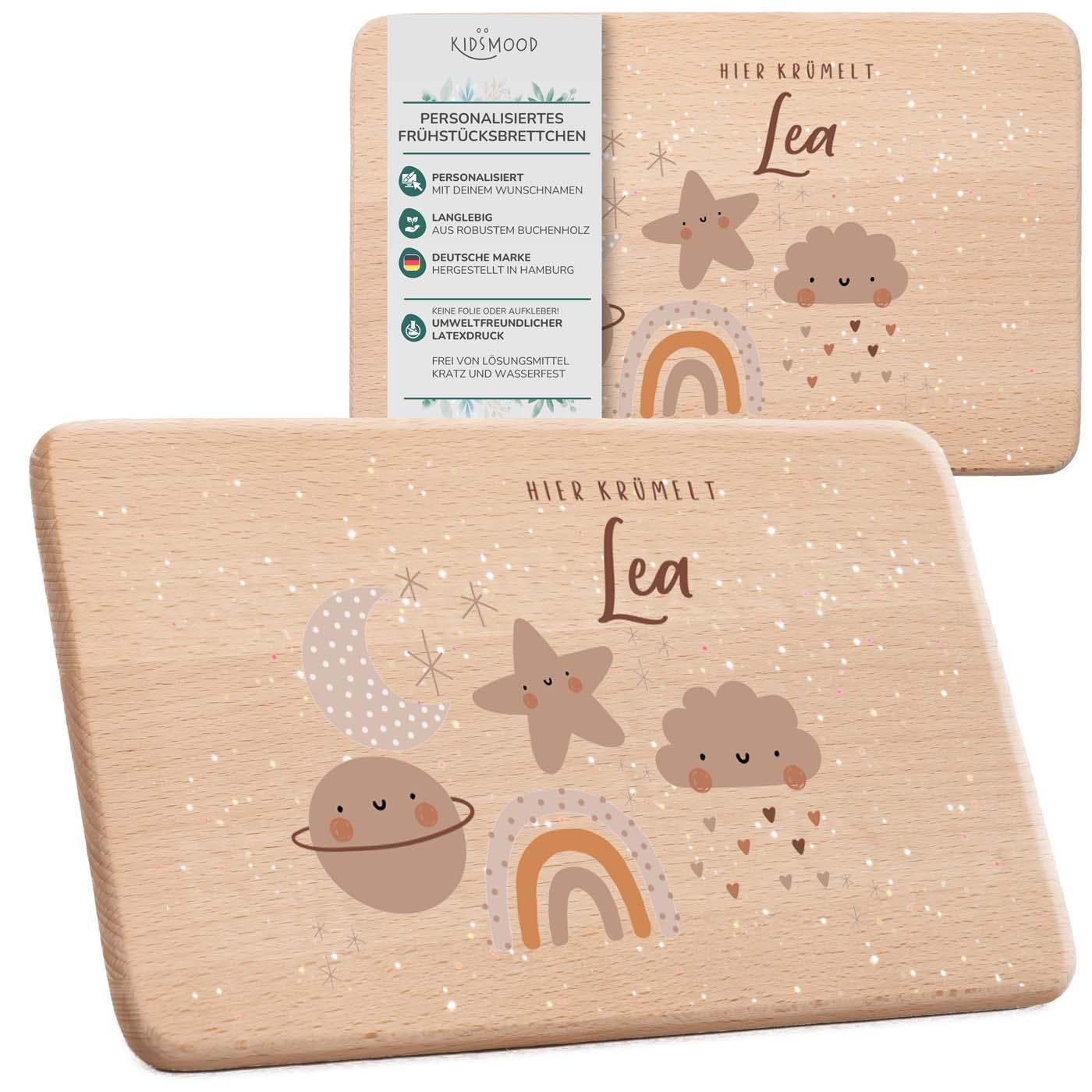 personalisiertes frühstücksbrettchen mit mond, wolke, stern und regenbogen design