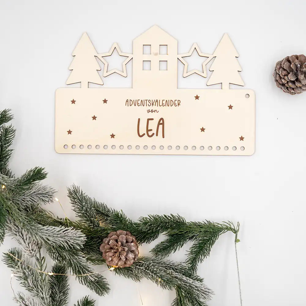Personalisierbarer Adventskalender "Stadtsilhouette" - Holz & Jute für Kinder