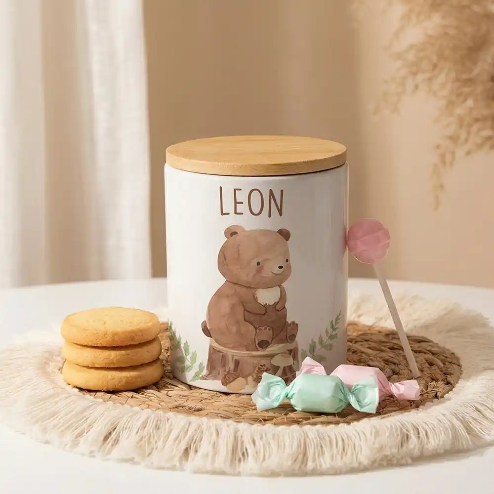 Personalisierte Keksdose Bär Wald aus Keramik mit Bambusdeckel - Wunschname - Kidsmood.de