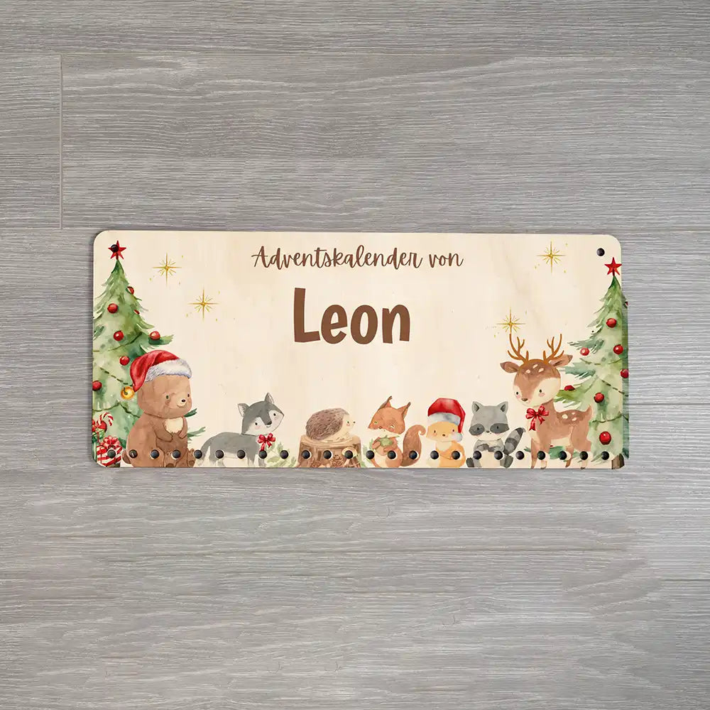 Personalisierbarer Adventskalender farbig - Niedliche Waldtiere Weihnachtsmütze