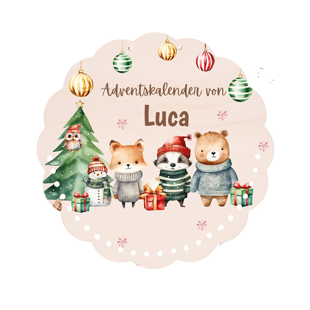 Personalisierter runder Adventskalender Kinder aus Holz  - Waldtiere mit Weihnachtsmützen