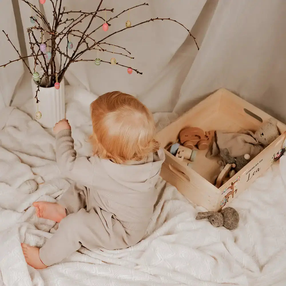 Osterkiste Holz personalisiert - Tanzender Bambi