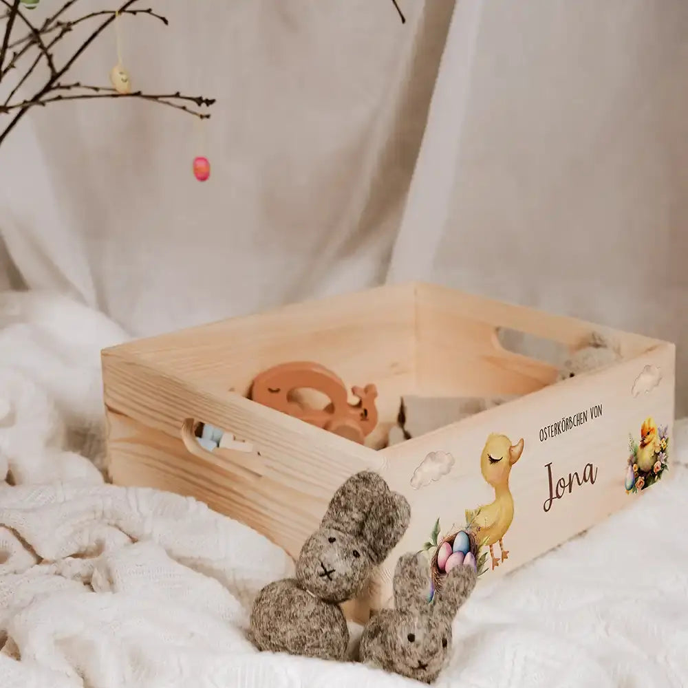 Osterkiste Holz personalisiert - Träumende Küken im Wolkenhimmel