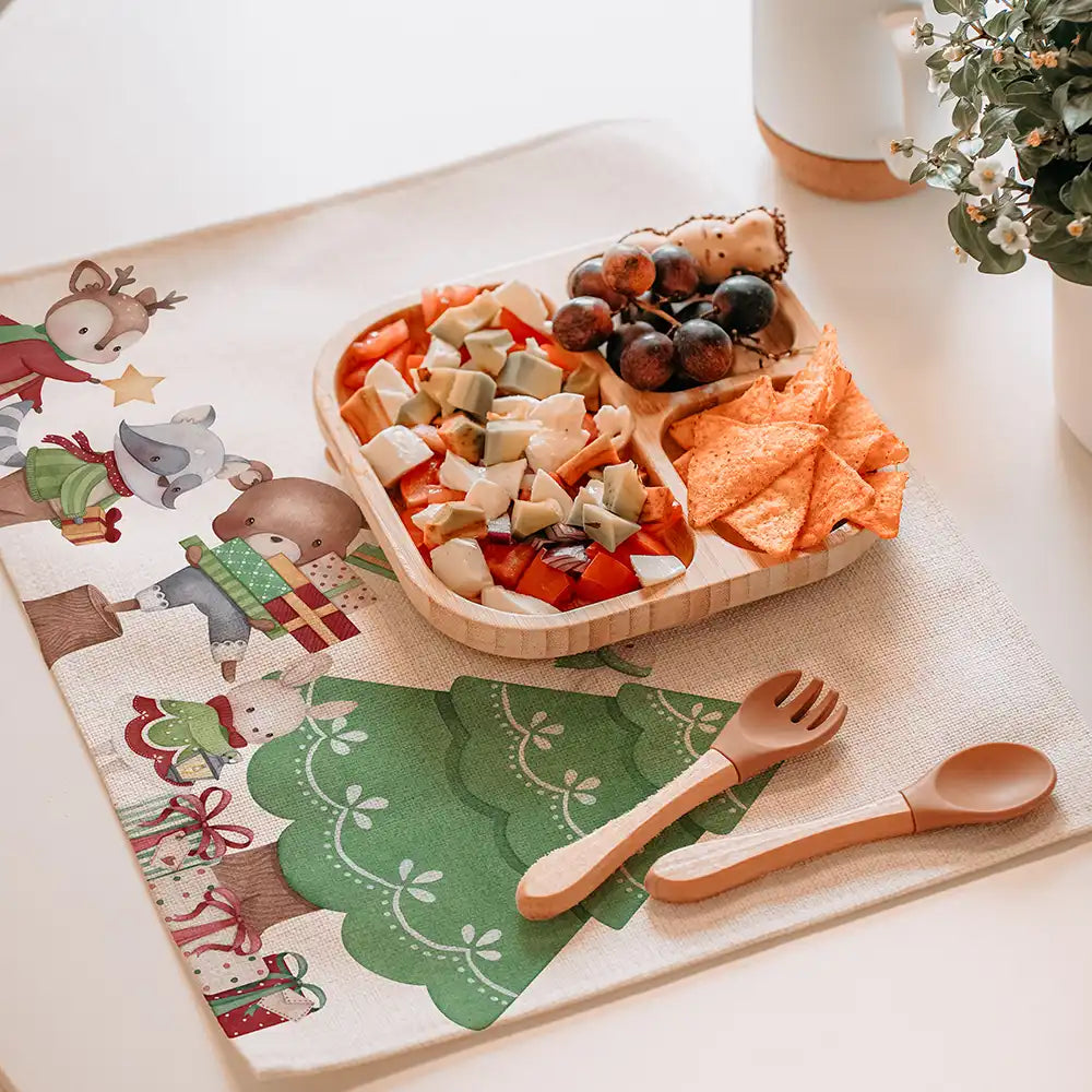 Tischset Kinder personalisiert Weihnachtsmotiv - Weihnachtsmärchen im Tierwald