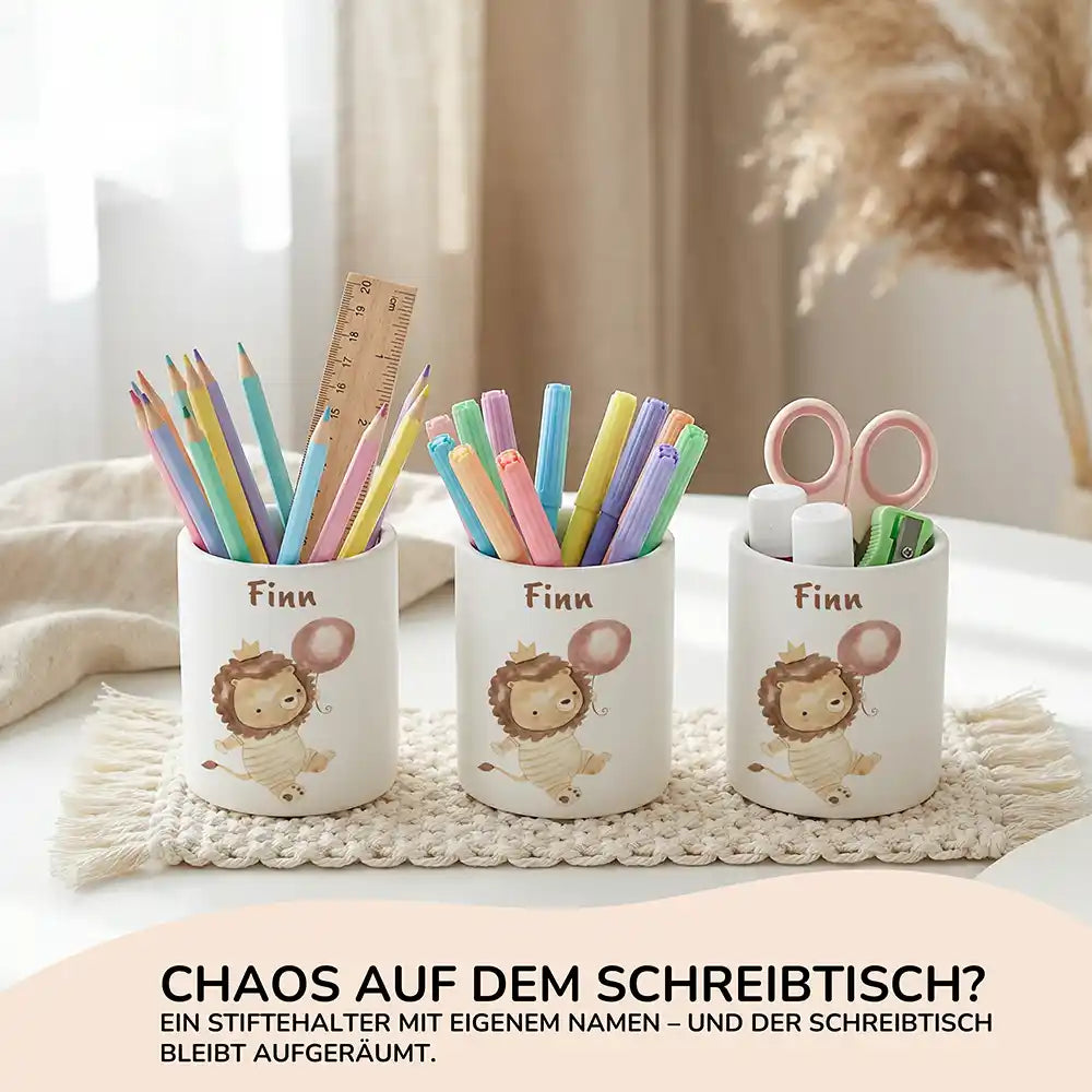 Personalisierter Stiftehalter Löwe Geburtstag aus Keramik - Wunschname - Kidsmood.de
