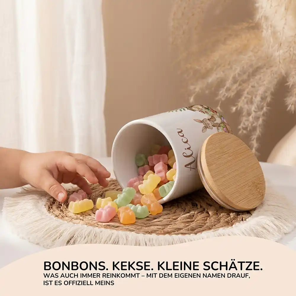 Personalisierte Keksdose Ostern Waldtiere-Treff - Seitenansicht mit Bambusdeckel