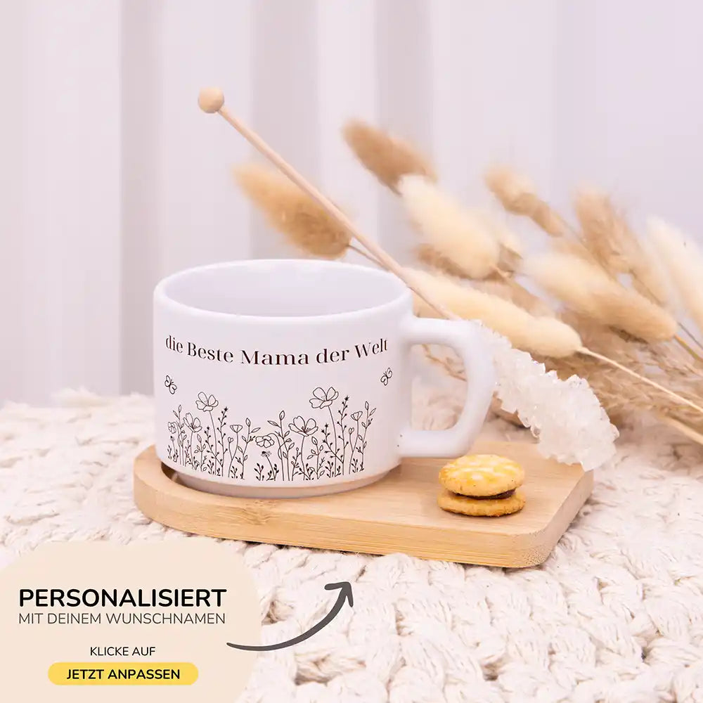 Muttertagsgeschenk Tasse Blumenwiese Beste Mama – Wunschnamen-Gravur auf Bambus