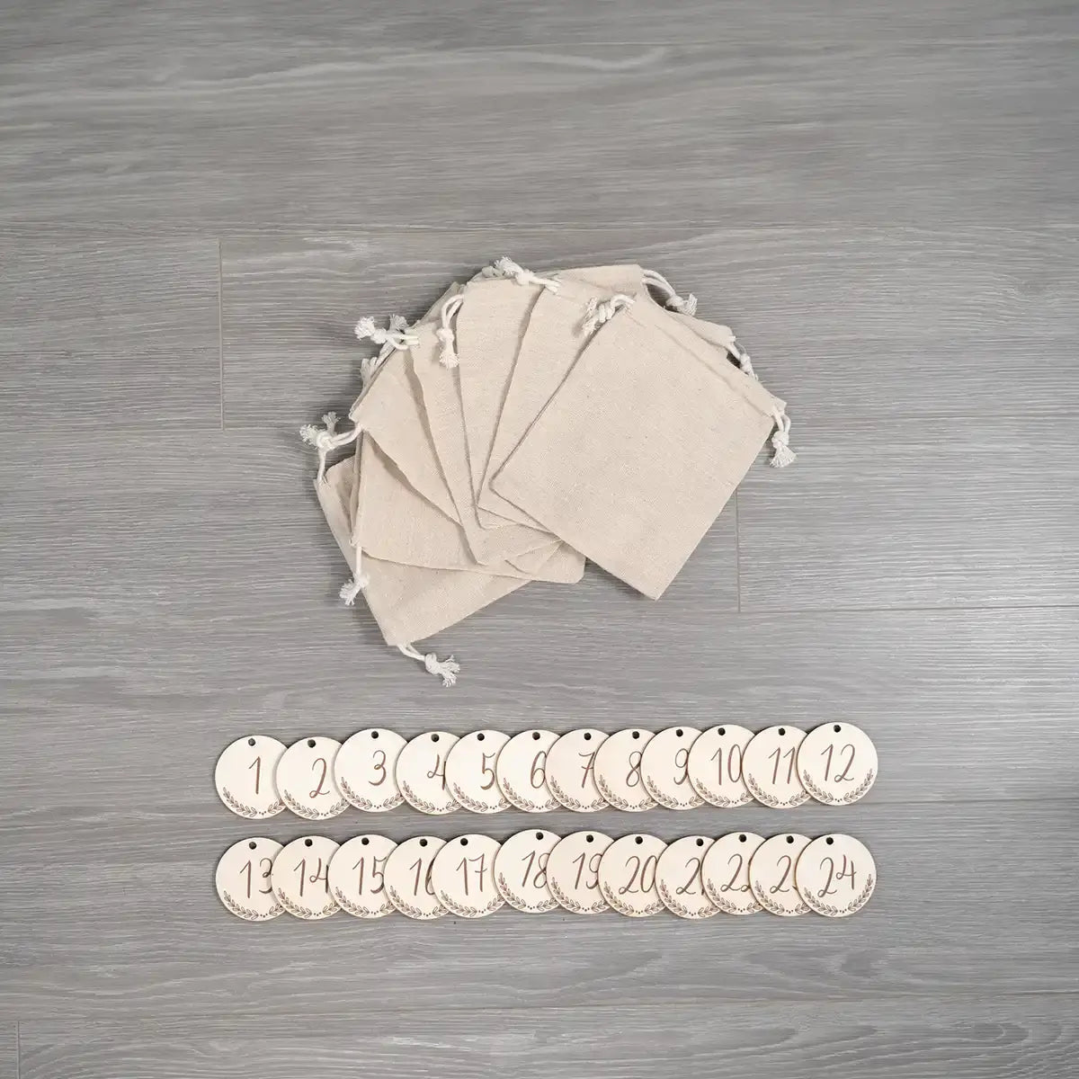 Personalisierbarer Adventskalender farbig - Rentier