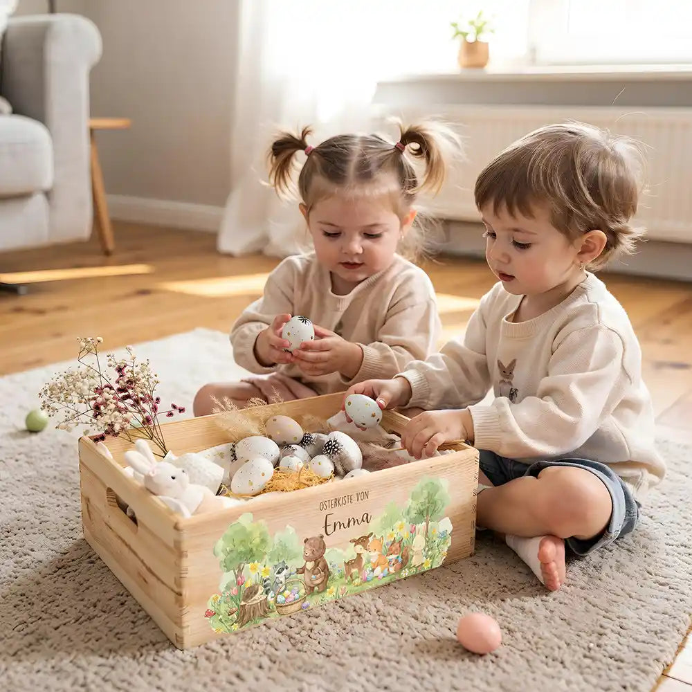 Osterkiste Holz personalisiert - Tierfamilie im Wald