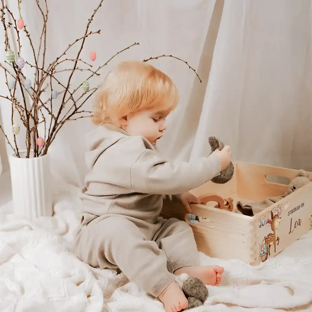 Osterkiste Holz personalisiert - Tanzender Bambi