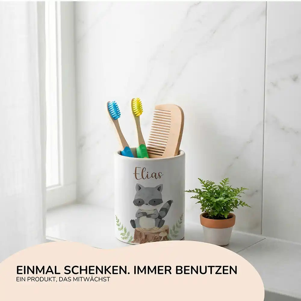 Personalisierter Stiftehalter Waschbär Wald - Geschenk zur Einschulung mit Namen