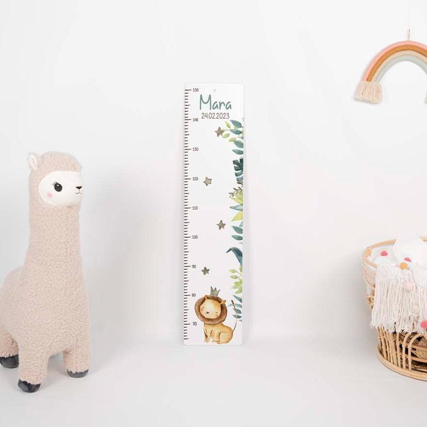 close-up of lion design on personalized height chart